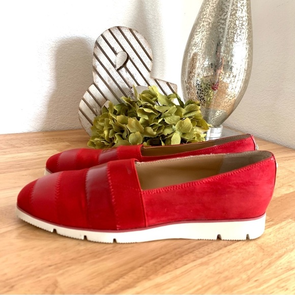 Donald J. Pliner May Women's Pull On Red Loafer Flat Size 7 - Picture 5 of 12